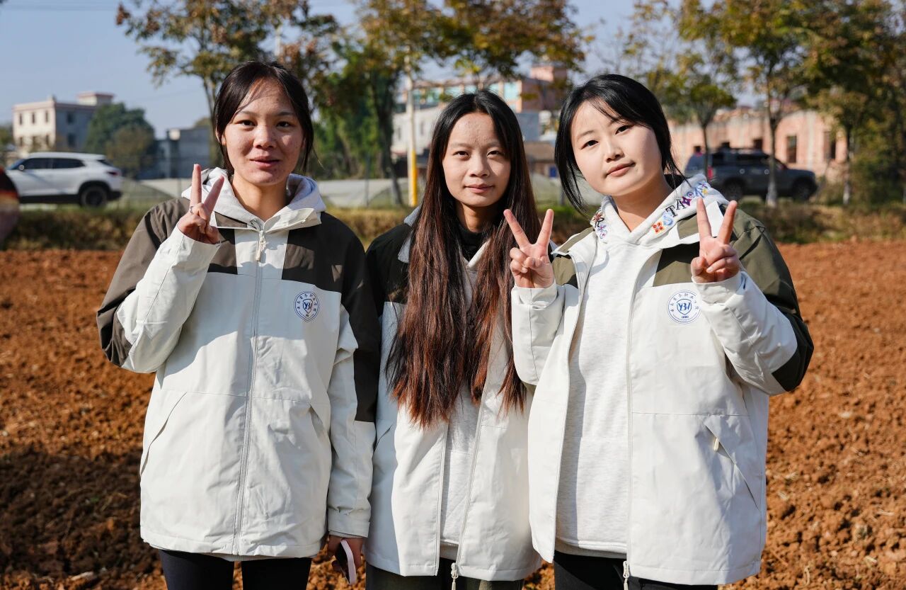 躬行实践，淬炼成长 | 云南商务职业学院举行2025年秋季学期劳动教育实践活动